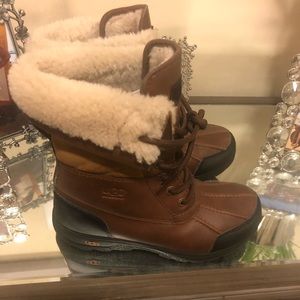 Excellent Condition. Butte Ugg.